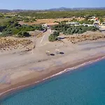 Вилла Cathrin Beachfront Плиммири