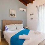Cathrin Beachfront *