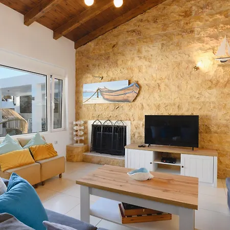 Villa Cathrin Beachfront Plimmiri